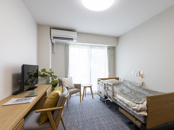 介護付有料老人ホーム チャームスイート宝塚小浜（週休3日も選択OK/正社員）の介護福祉士求人メイン写真3