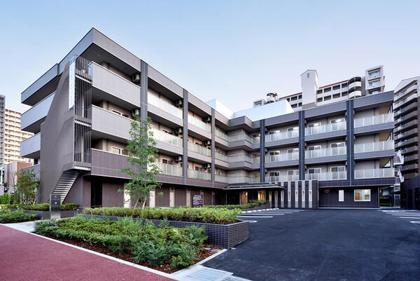 介護付有料老人ホーム チャーム明石大久保駅前（週休3日も選択OK/正社員）の介護職求人の写真