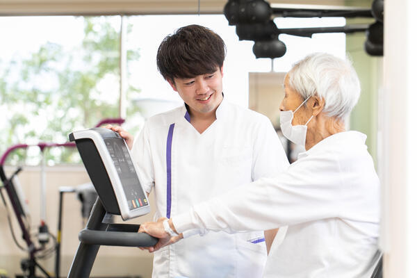 日野病院（通所/常勤）の介護職求人メイン写真2