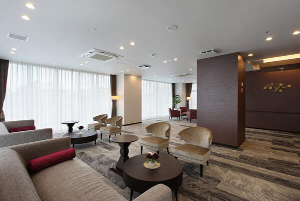 介護付有料老人ホーム チャーム新大阪淡路（週休3日も選択OK/正社員）の介護福祉士求人メイン写真2