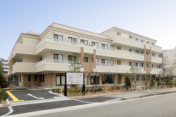 特別養護老人ホーム ローズガーデン甲子園（パート）の調理補助求人の写真