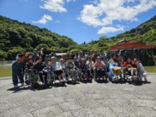 介護付有料老人ホーム クルーヴなみはや（常勤）の介護職求人メイン写真2