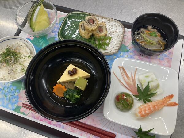 株式会社オレンジエイト 本郷 希望の丘（厨房/常勤）の調理師/調理員求人メイン写真3