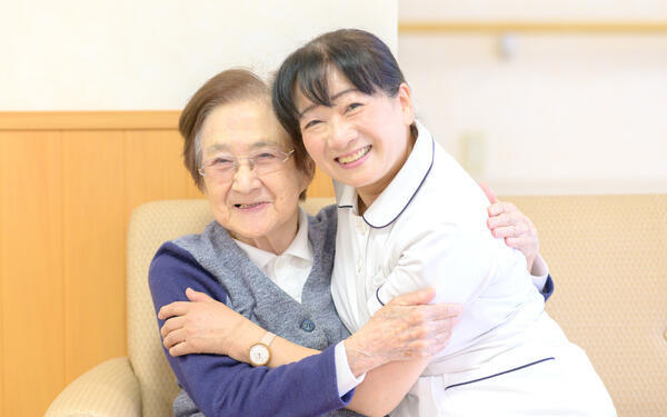 介護老人保健施設ケアヴィラ宝塚（常勤）の介護福祉士求人メイン写真2