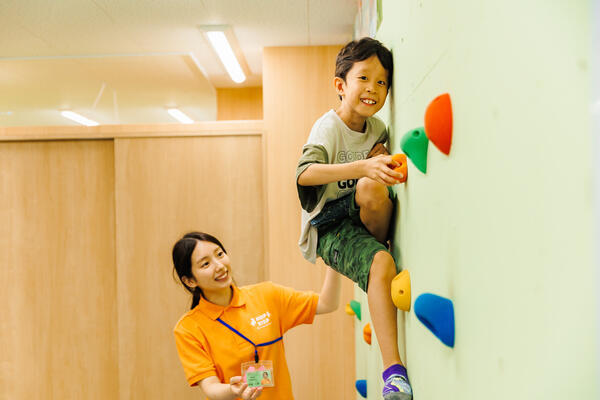 ホップステップ元住吉校（児童指導員/常勤）の社会福祉士求人サブ写真1