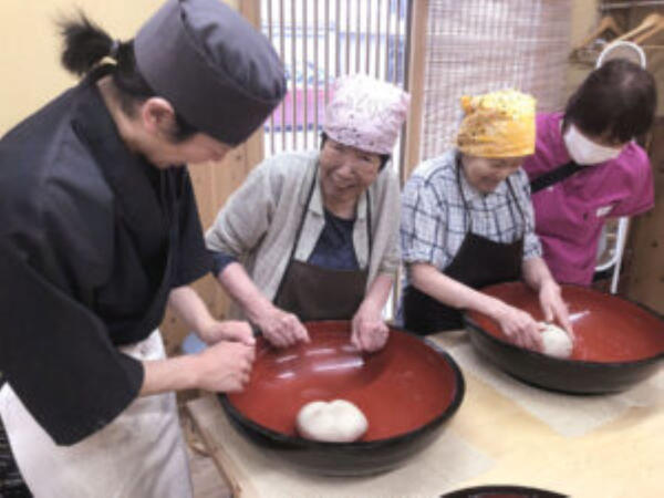 介護付有料老人ホーム クルーヴクルーヴ布施（常勤）の介護職求人メイン写真2