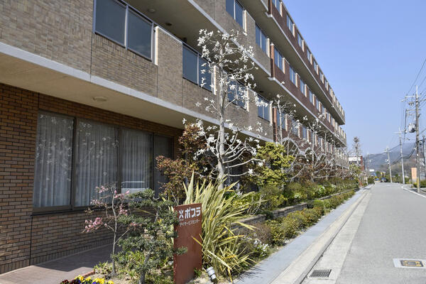 デイサービスセンターポプラ東山（パート）の介護職求人の写真