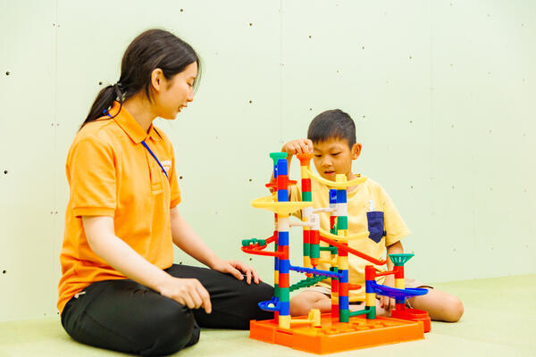 ホップステップ幸校(児発管/常勤)の精神保健福祉士求人サブ写真2