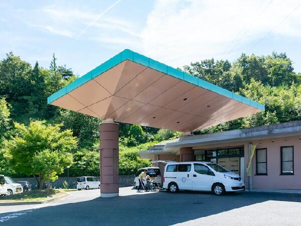 介護老人保健施設精彩園（支援相談員/常勤） の社会福祉士求人の写真