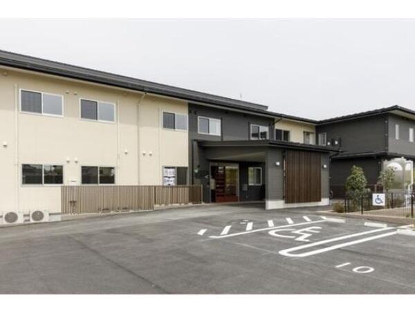 ファミリア本館（施設内訪問介護 / 常勤)の介護職求人の写真