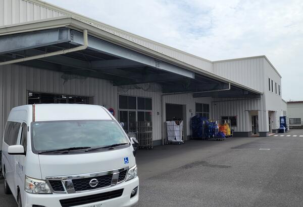 障害者就労支援施設 紅梅園(運転員兼職業指導員/パート)の送迎ドライバー求人サブ写真1