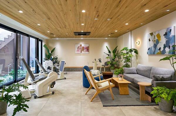 桜十字グループ 本社(有料老人ホーム施設長/常勤)の介護福祉士求人サブ写真3