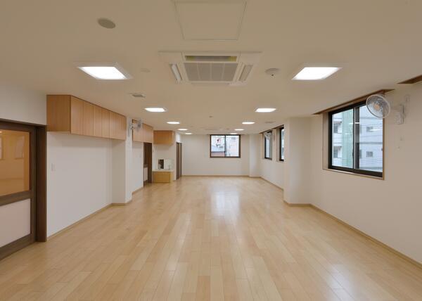 トレジャーキッズほんじょう保育園（常勤）の保育士求人サブ写真1