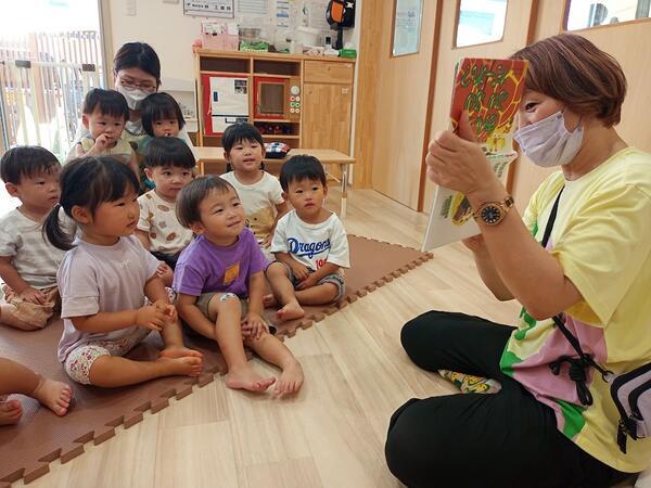 にじいろ保育園（期間限定常勤パート）の保育士求人の写真