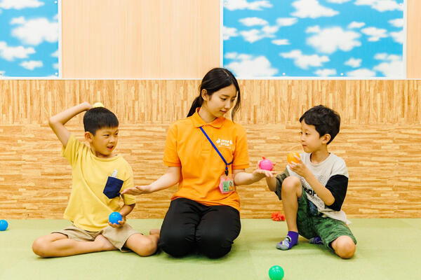 ホップステップ梶ヶ谷校（児発管/常勤）の社会福祉士求人メイン写真2