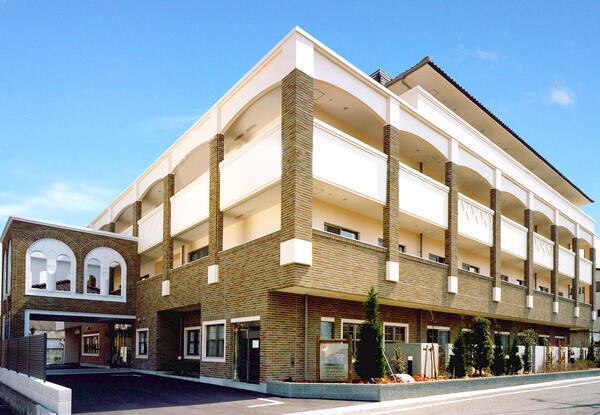 特別養護老人ホーム ローズガーデン条南苑(常勤)の准看護師求人の写真