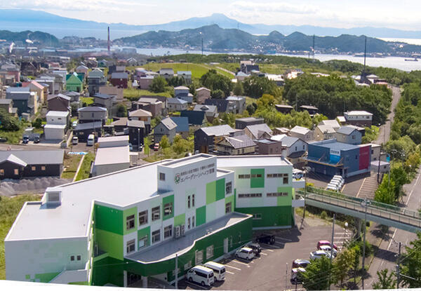 介護老人保健施設 エバーグリーンハイツ室蘭（通所リハビリ/常勤）の介護福祉士求人の写真