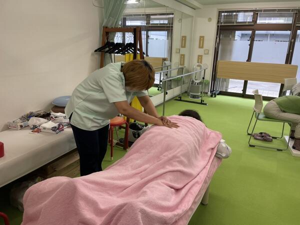 中央リハビリステーション エボルブ多摩平（常勤）の柔道整復師求人メイン写真2