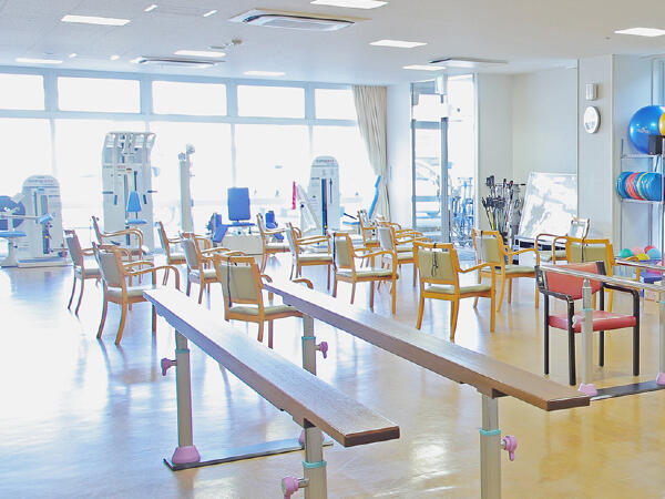 加野病院（通所リハビリ/常勤） の介護福祉士求人の写真