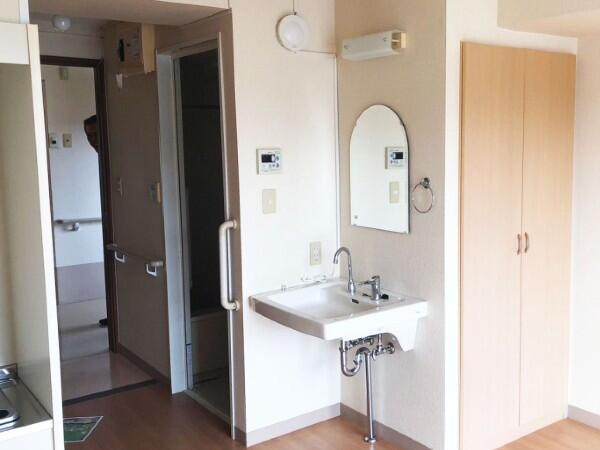 住宅型有料老人ホーム 向日葵のひざし幸田（常勤）の准看護師求人メイン写真2