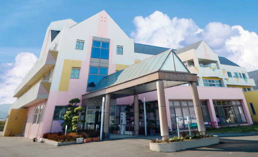 介護老人保健施設しょうか苑（日勤常勤）の介護職求人の写真