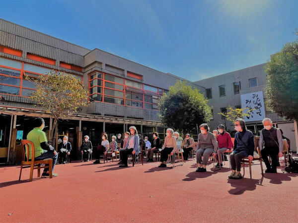 夢のみずうみ村 新樹苑デイサービスセンター（常勤）の介護福祉士求人メイン写真3