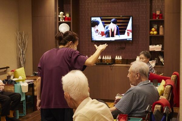 ikiikiケア東神奈川（パート）の介護職求人メイン写真4