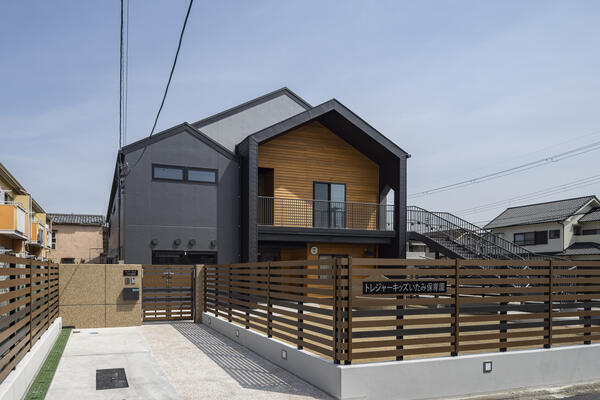 トレジャーキッズいたみ保育園（加配担当/パート） の保育士求人サブ写真1