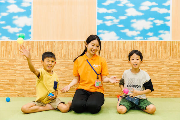 ホップステップ元住吉校(児童指導員/常勤)の精神保健福祉士求人サブ写真2