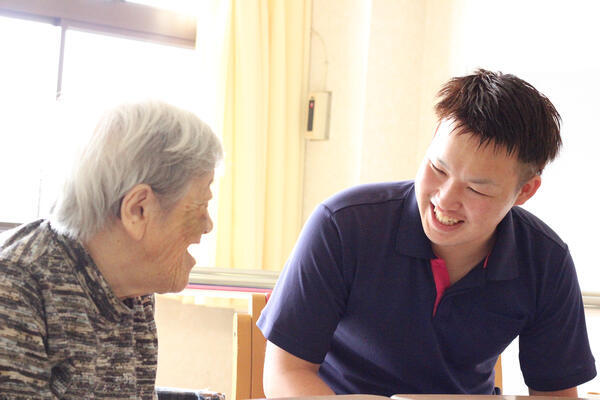 高齢者総合福祉施設　都祁すずらん苑（常勤）の介護職求人の写真