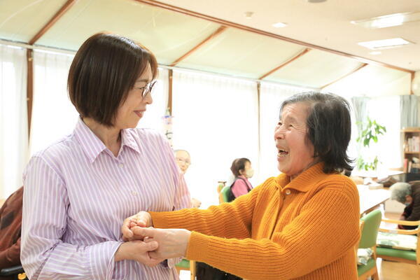 特別養護老人ホーム　極楽苑（パート）の介護福祉士求人メイン写真4