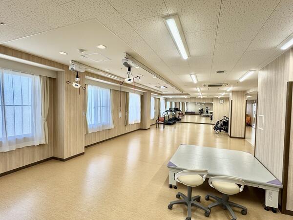 大阪たつみリハビリテーション病院（常勤） の理学療法士求人メイン写真2