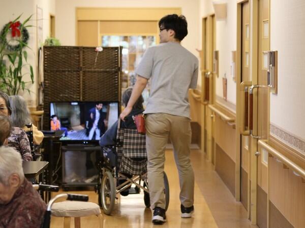老人デイサービスセンター　はだの松寿苑（パート）の介護職求人メイン写真3