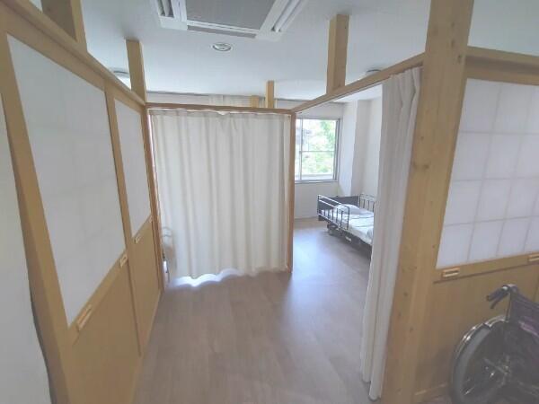 特別養護老人ホーム京都ひまわり園（夜勤専従/パート）の介護職求人メイン写真3