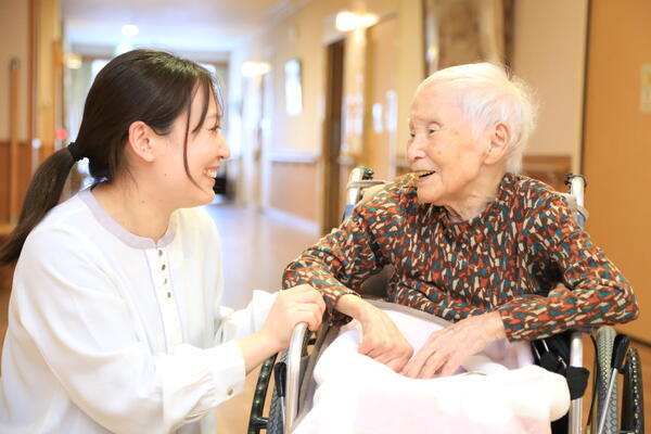 特別養護老人ホーム　極楽苑（パート）の介護福祉士求人の写真