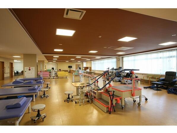 青木中央クリニックリハビリセンター（パート）の介護福祉士求人の写真