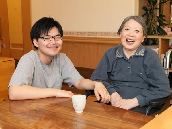 特別養護老人ホーム　はだの松寿苑の介護職求人の写真