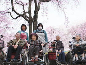 グループホームえがお（常勤）の介護福祉士求人メイン写真2