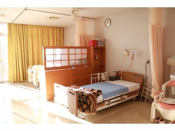 特別養護老人ホームやすおか荘（フルタイムパート）の介護福祉士求人メイン写真3