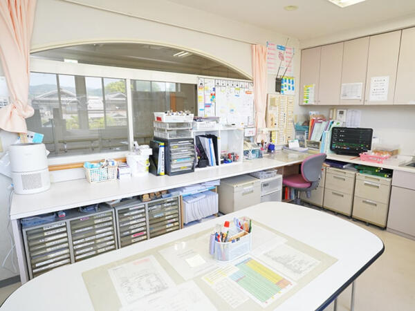 医療法人弘仁会　岡林病院（常勤）の看護師求人メイン写真2