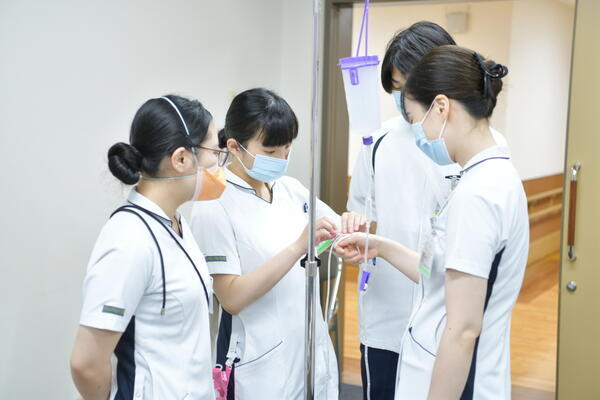 一般財団法人信貴山病院分院 上野病院（常勤）の看護師求人サブ写真1