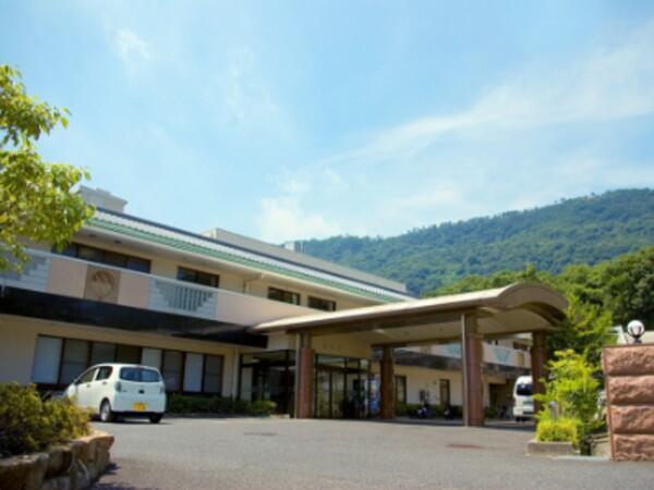 特別養護老人ホーム逅里苑（常勤）の介護職求人メイン写真2