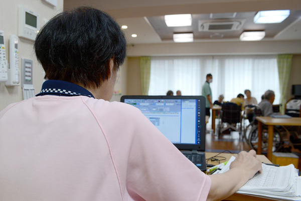 特別養護老人ホーム あけみ苑（常勤）の介護福祉士求人メイン写真4