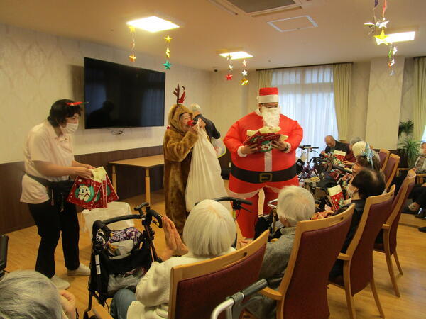 サービス付き高齢者向け住宅 サンファミーレ茨木（常勤）の介護職求人メイン写真2