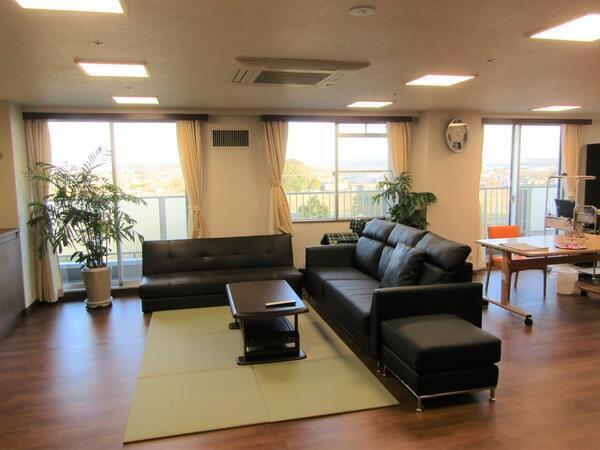 介護老人保健施設 薫楓苑（夜勤専従パート）の介護福祉士求人メイン写真2