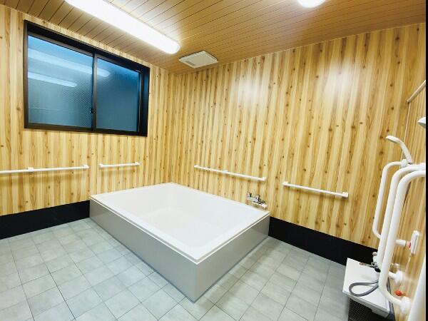 有料老人ホームれんげフォーラム（常勤）の介護職求人メイン写真2