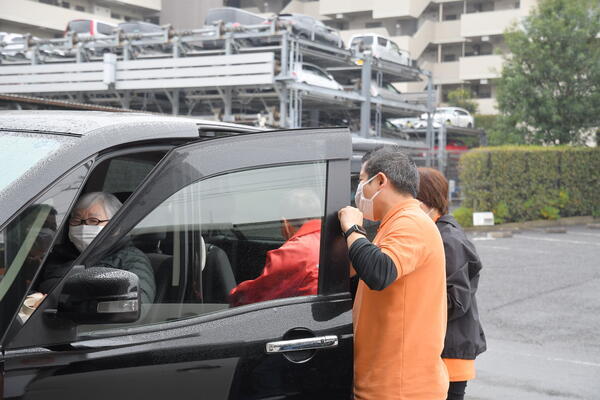 フィットスパオアシス（パート）の送迎ドライバー求人の写真