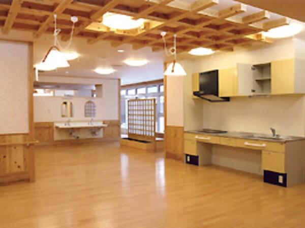 特別養護老人ホームえんれい（常勤）の介護職求人メイン写真3