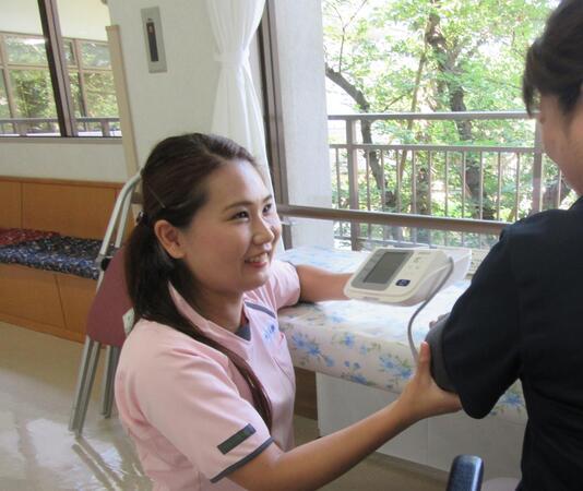 介護老人保健施設やすらぎ（パート）の介護職求人メイン写真2