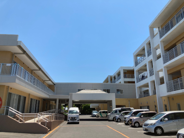 特別養護老人ホーム 新柏ヴィヴァンホーム（常勤）の介護福祉士求人メイン写真2